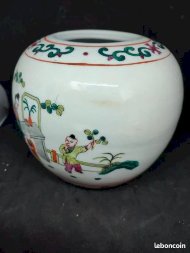 Ancien vase / pot à gingembre chinois a decor de personnage en bon etat