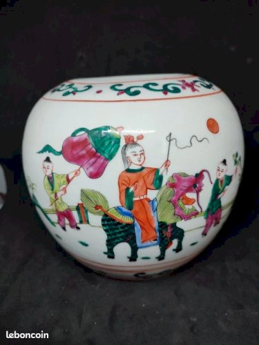 Ancien vase / pot à gingembre chinois a decor de personnage en bon etat