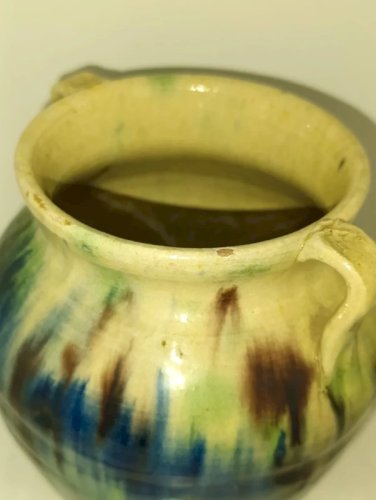 ancien vase/ pot emaillé multicouleur à anse en bon etat