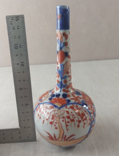 Ancien vase / soliflore, en porcelaine, Imari, Japon XIXème ^