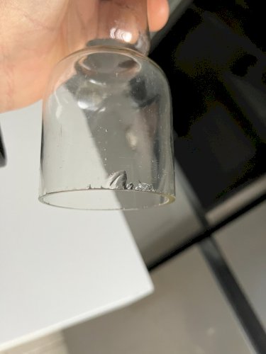 ancien verre de lampe a petrole 12 " marque VR diametre base 44 mm