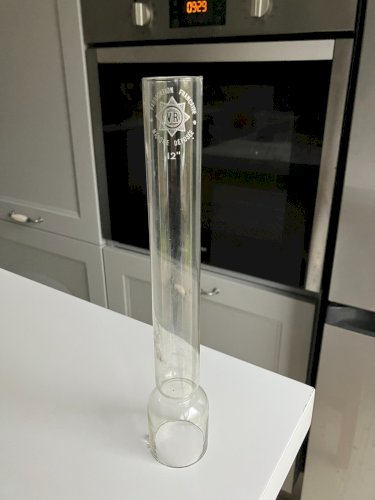 ancien verre de lampe a petrole 12 " marque VR diametre base 44 mm
