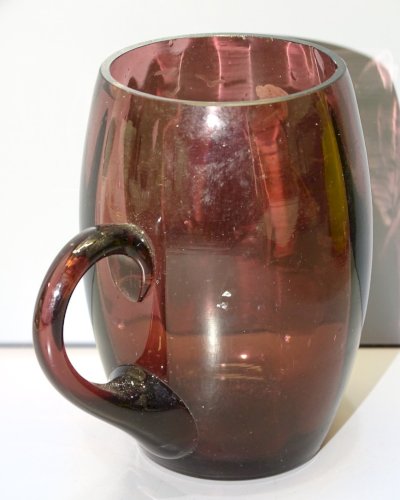 -ANCIEN VERRE PETITE CHOPE MARY GREGORY VERRE COULEUR MAUVE COLLECTION    D