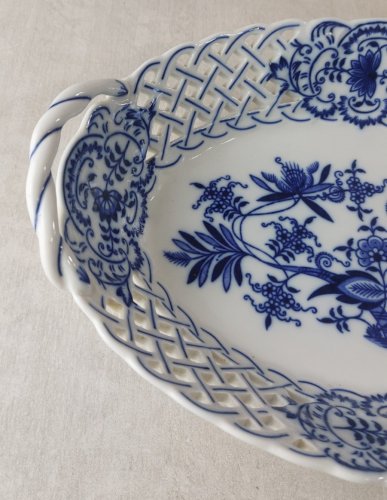 Ancien vide poche, décor Blue Onion / en porcelaine de Tchécoslovaquie / Czech