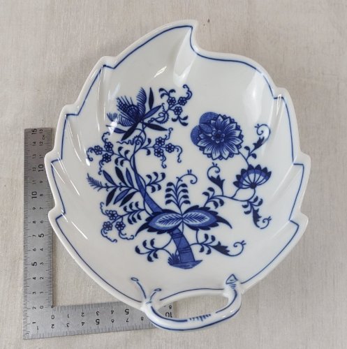 Ancien vide poche, décor Blue Onion / en porcelaine de Tchécoslovaquie / Czech