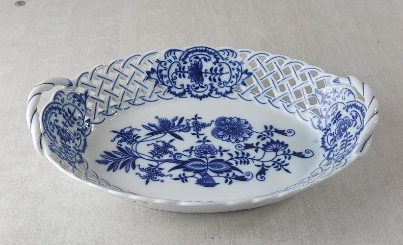 Ancien vide poche, décor Blue Onion / en porcelaine de Tchécoslovaquie / Czech