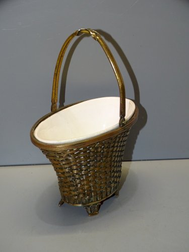 -ANCIEN VIDE POCHE PETIT PANIER LAITON Tressé intérieur Céramique blanche   D