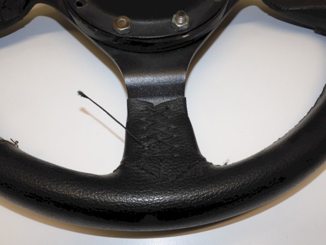 - ANCIEN VOLANT SPORT GAINE CUIR A ADAPTER JUS de GRENIER COLLECTION VHC  D