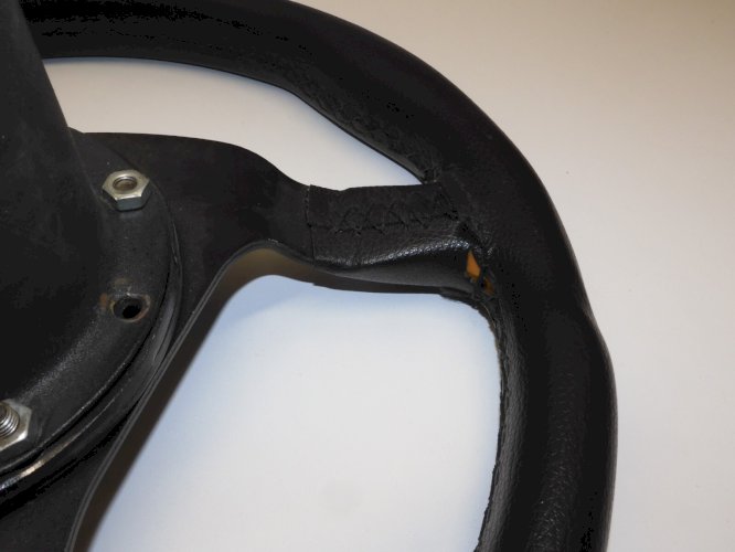 - ANCIEN VOLANT SPORT GAINE CUIR A ADAPTER JUS de GRENIER COLLECTION VHC  D