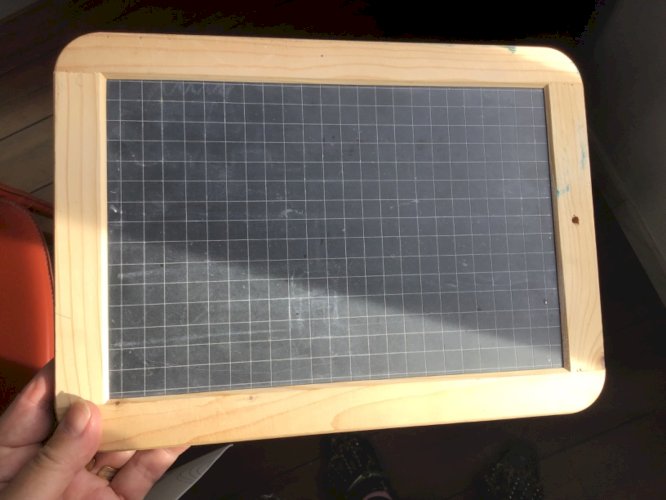 ANCIENNE ARDOISE SCOLAIRE MATÉRIEL SCOLAIRE ARDOISE.etiquette . epaisse