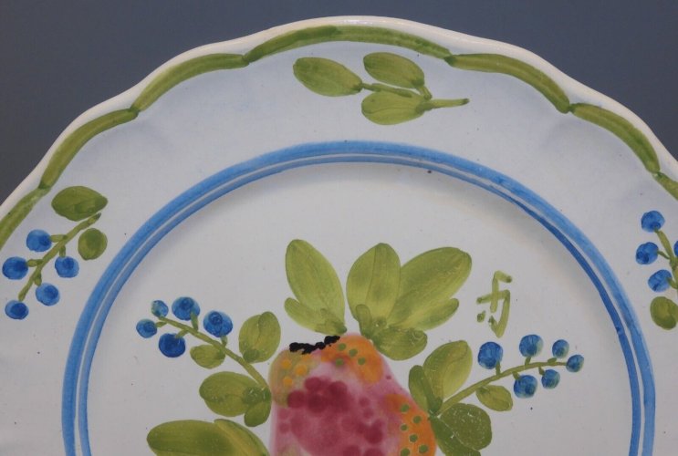 -ANCIENNE ASSIETTE CERAMIQUE signée au dos d'1 COURONNE de LAURIER BLASON L   D