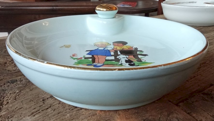 Ancienne assiette d enfant à bouillie chauffante porcelaine Salins Old kid plate