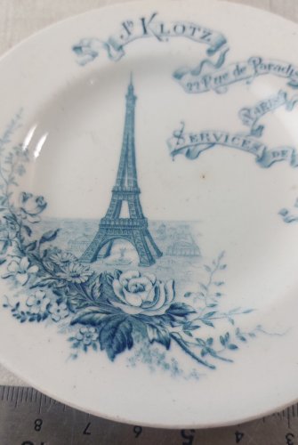 Ancienne assiette de dinette, en porcelaine, Klotz, 22 rue de Paradis, Paris