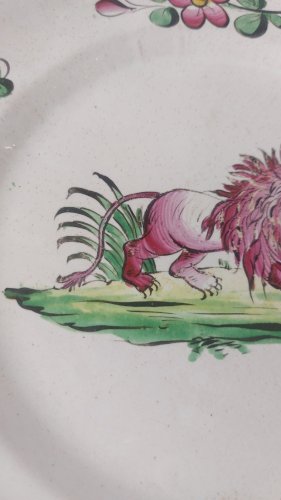 Ancienne assiette, décor lion sur terrasse, Les Islettes / faïence de l'Est ^