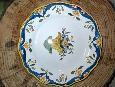 ancienne assiette decor rouen signée Geo Martel en bon etat