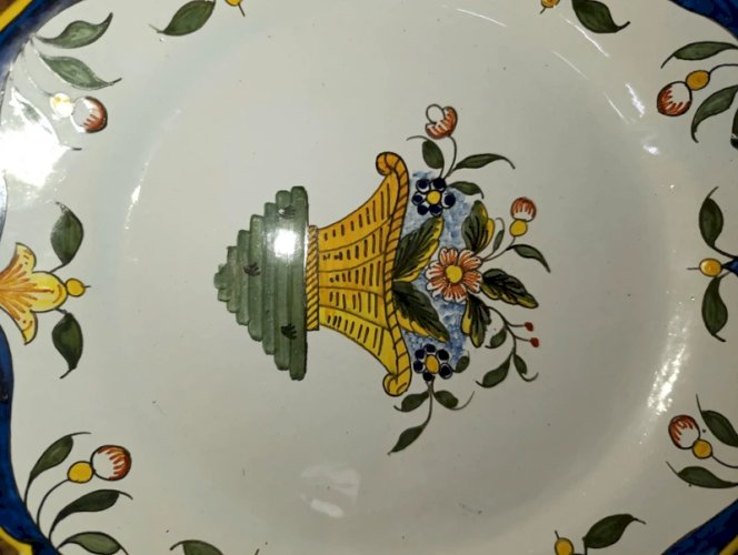 ancienne assiette decor rouen signée Geo Martel en bon etat