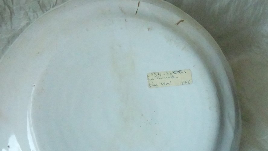 ANCIENNE ASSIETTE EN FAIENCE LES ISLETTES DECOR AU CHINOIS 18 ÈME  N°3 **