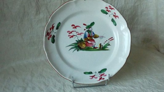 ANCIENNE ASSIETTE EN FAIENCE LES ISLETTES DECOR AU CHINOIS 18 ÈME  N°4 **
