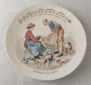 Ancienne assiette parlante, les cris de la rue, en céramique de Sarreguemines ^