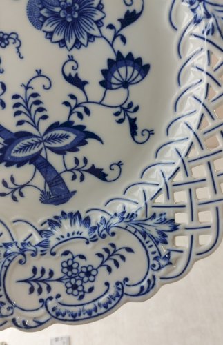 Ancienne assiette / plat, décor Blue Onion / porcelaine Tchécoslovaquie / Czech
