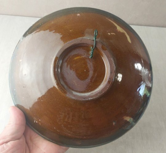 Ancienne assiette / plat en terre cuite vernissée, décor cheval, à identifier