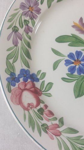Ancienne assiette plate, décor Rusticana, en céramique de Sarreguemines