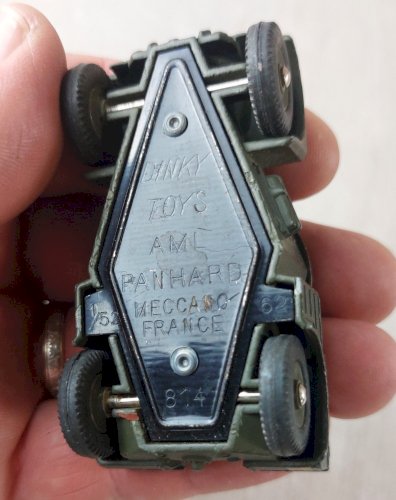 Ancienne auto mitrailleuse en métal, AML Panhard, Meccano Dinky Toys