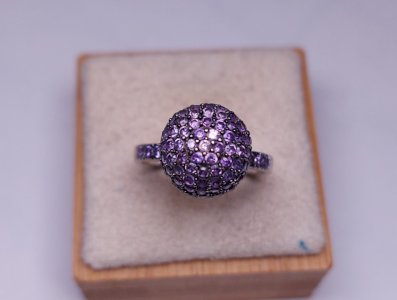 Vintage ring, amethyst ball/sphere, in solid silver.