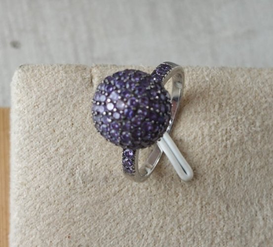 Ancienne bague, boule / sphère améthyste, en argent massif ^