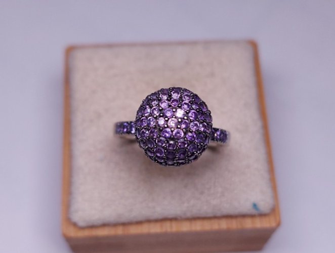 Ancienne bague, boule / sphère améthyste, en argent massif ^