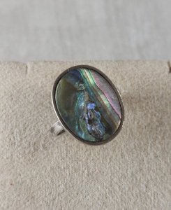 Vintage ring, abalone design, in sterling silver.