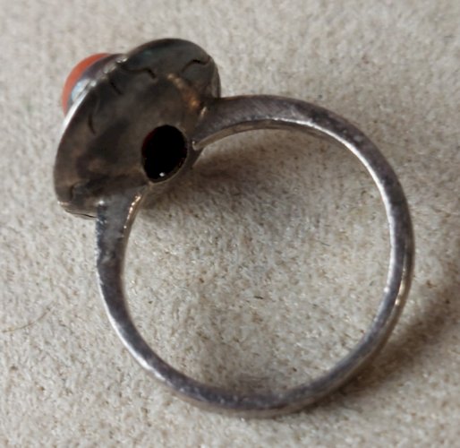 Ancienne bague décor corail, en argent ^