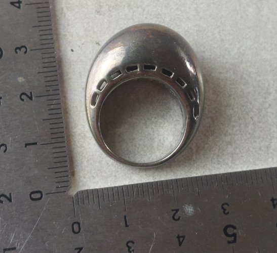 Ancienne bague, décor jonc, en argent massif