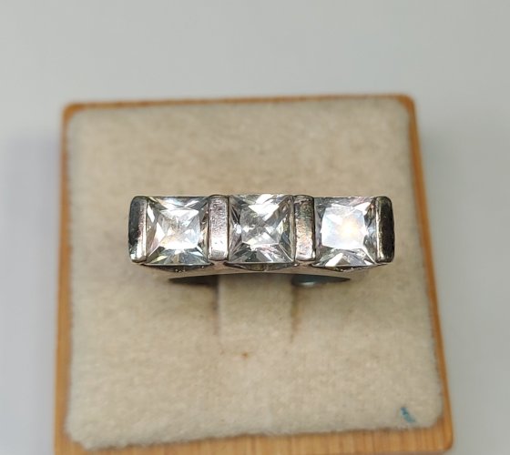 Ancienne bague, décor strass / zircon, en argent massif
