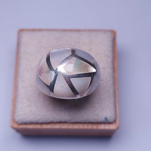 Vintage ring, mother of pearl and solid silver