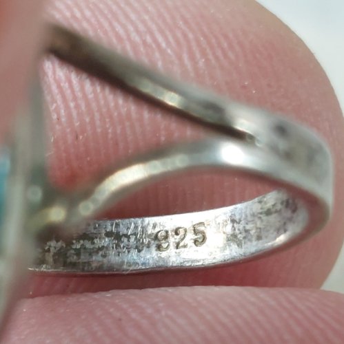 Ancienne bague, pierre turquoise, en argent massif