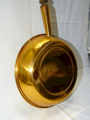 -ANCIENNE BASSINOIRE DECORATIVE EN CUIVRE UN SANGLIER AU CENTRE XXe déco   D