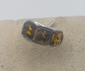 Vintage beautiful ring, amber stones, in solid silver.