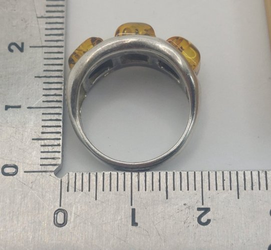 Ancienne belle bague, pierres ambre, en argent massif ^