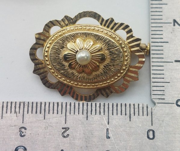 Ancienne belle broche, victorienne, en plaqué or et perle
