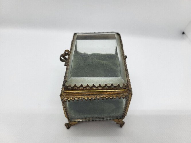 ANCIENNE BOITE A BIJOUX EN VERRE BISEAUTE