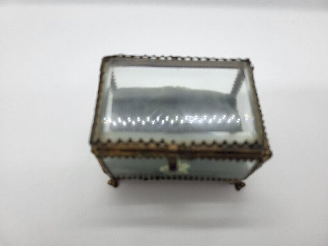 ANCIENNE BOITE A BIJOUX EN VERRE BISEAUTE