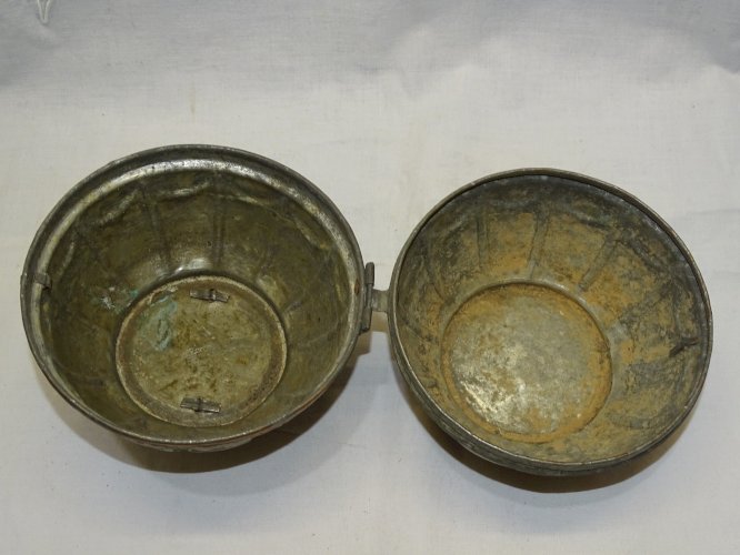 -ANCIENNE BOITE A CHAPATIS ORIENTALE BOITE  A REPAS EN CUIVRE ETAME    D