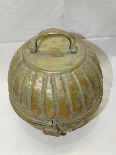 -ANCIENNE BOITE A CHAPATIS ORIENTALE BOITE  A REPAS EN CUIVRE ETAME    D