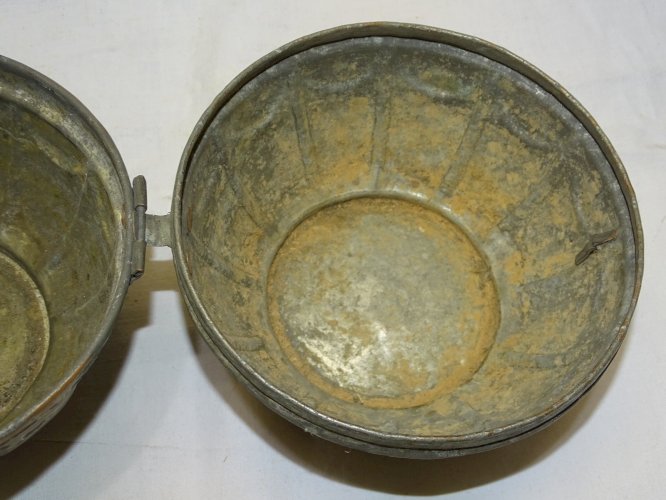 -ANCIENNE BOITE A CHAPATIS ORIENTALE BOITE  A REPAS EN CUIVRE ETAME    D