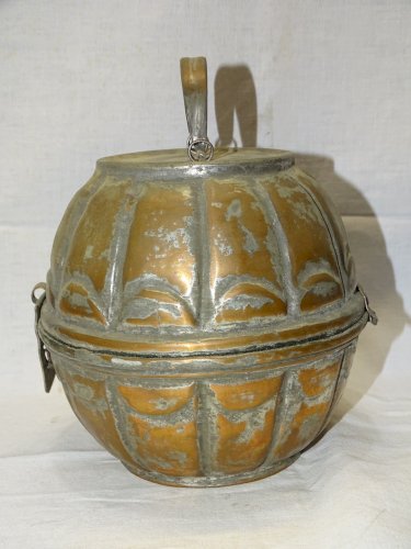 -ANCIENNE BOITE A CHAPATIS ORIENTALE BOITE  A REPAS EN CUIVRE ETAME    D