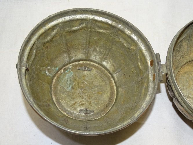 -ANCIENNE BOITE A CHAPATIS ORIENTALE BOITE  A REPAS EN CUIVRE ETAME    D