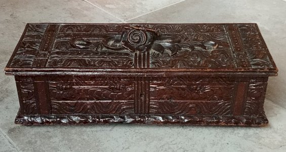 Ancienne boite à gant bijoux Coffret  bois Sculpté forêt noire Tramp Art