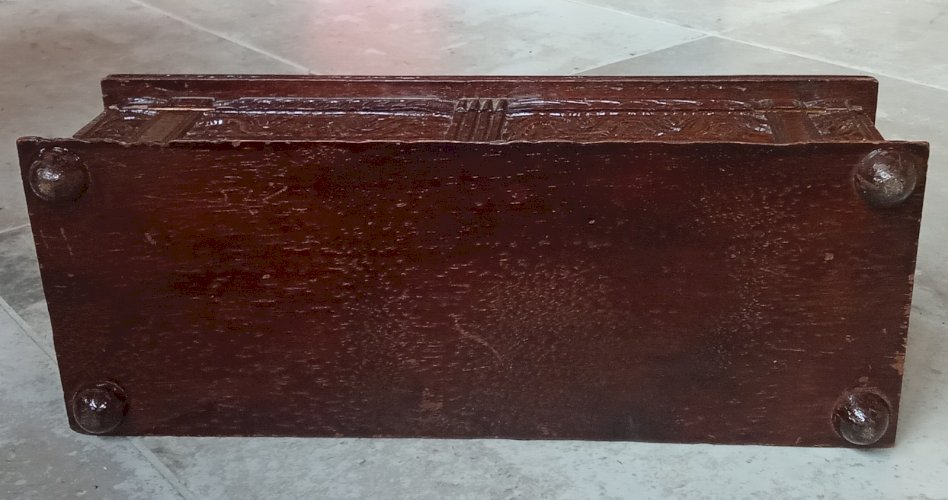 Ancienne boite à gant bijoux Coffret  bois Sculpté forêt noire Tramp Art