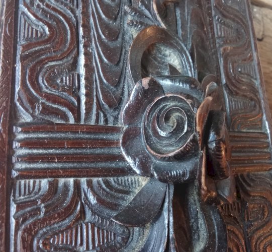 Ancienne boite à gant bijoux Coffret  bois Sculpté forêt noire Tramp Art